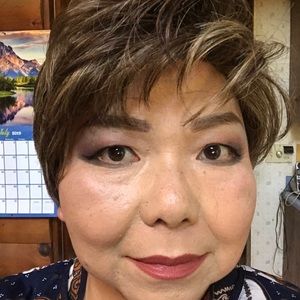 Meet your Posher, Eveline